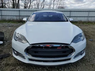 2014 Tesla Model S 60 z VIN 5YJSA1H1XEFP55657, wystawiony jako Copart lot #53405785 z przebiegiem Nie podano mil oraz Czysty tytuł • Clean title. Historia ofert i sprzedaży dostępna na DreamBid. Obrazek 5.