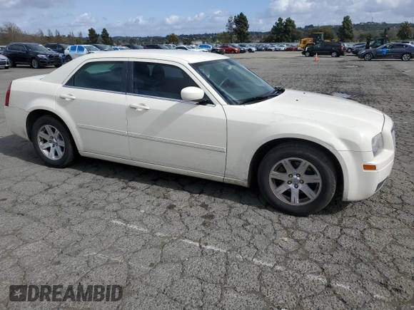 2007 Chrysler 300 with VIN 2C3LA43R17H889770, listed as a Copart auction lot 51492635 with 101,511 mi miles and Salvage Title. Bid and sale history available at carsss.com. Image 4.
