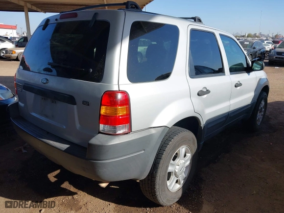 2004 Ford Escape XLT with VIN 1FMYU03114KA43652, listed as a IAAI auction lot 41701166 with 201,035 mi miles. Bid and sale history available at carsss.com. Image 4.