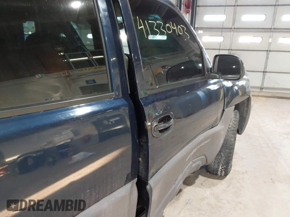 2004 Chevrolet Avalanche Z66 with VIN 3GNEC12T14G257462, listed as a IAAI auction lot 41330403 with 171,295 mi miles and . Bid and sale history available at DreamBid. Image 17.