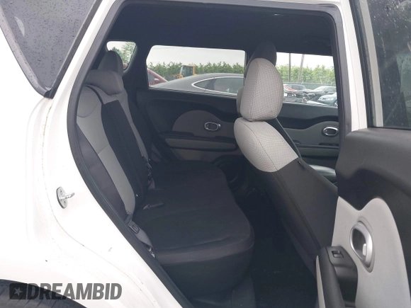 2015 Kia Soul z VIN KNDJN2A20F7125131, wystawiony jako IAAI lot #42231466 z przebiegiem 138 003 mil mil oraz . Historia ofert i sprzedaży dostępna na DreamBid. Obrazek 8.
