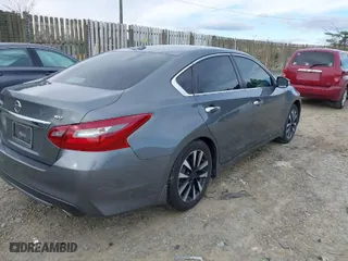 2018 Nissan Altima 2.5 SR with VIN 1N4AL3AP5JC221530, listed as a IAAI auction lot 41202536 with 66,718 mi miles. Bid and sale history available at carsss.com. Image 4.