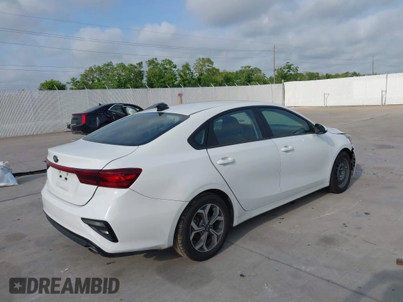 2021 Kia Forte LXS z VIN 3KPF24AD1ME315531, wystawiony jako IAAI lot #42286920 z przebiegiem 88 727 mil mil oraz . Historia ofert i sprzedaży dostępna na DreamBid. Obrazek 4.