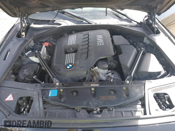 2011 BMW 5 Series 528i with VIN WBAFR1C59BC672733, listed as a IAAI auction lot 41777089 with 201,470 mi miles and . Bid and sale history available at carsss.com. Image 10.