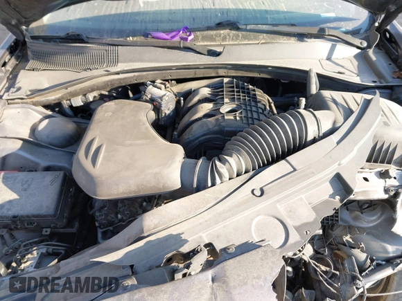 2016 Chrysler 300 Limited with VIN 2C3CCAAG2GH123881, listed as a IAAI auction lot 40713271 with 185,812 mi miles. Bid and sale history available at carsss.com. Image 10.