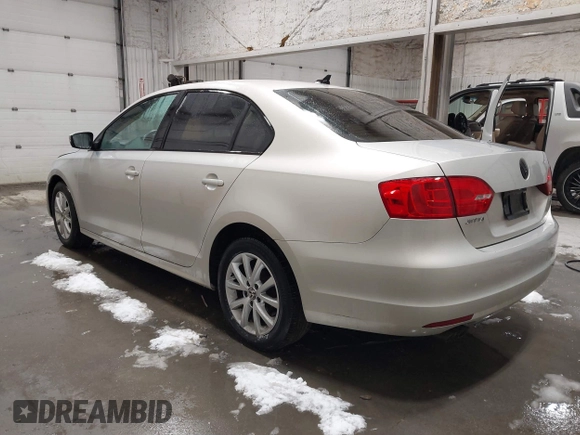 2011 Volkswagen Jetta Sedan SE PZEV with VIN 3VWDZ7AJ5BM378612, listed as a IAAI auction lot 41394130 with 80,046 mi miles. Bid and sale history available at carsss.com. Image 3.