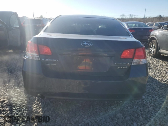 2013 Subaru Legacy Premium z VIN 4S3BMBC66D3033999, wystawiony jako Copart lot #49776095 z przebiegiem 183 381 mil mil oraz Czysty tytuł • Clean title. Historia ofert i sprzedaży dostępna na DreamBid. Obrazek 6.