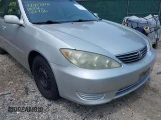 2005 Toyota Camry LE z VIN 4T1BE30K95U042336, wystawiony jako IAAI lot #42457598 z przebiegiem 270 991 mil mil oraz . Historia ofert i sprzedaży dostępna na DreamBid. Obrazek 15.