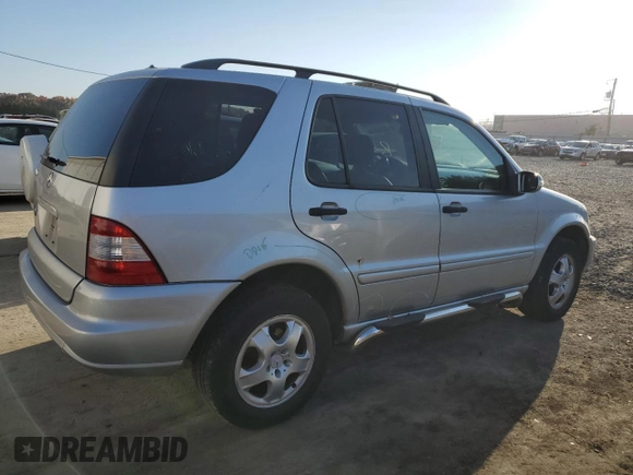 2002 Mercedes-Benz M-Class with VIN 4JGAB54E32A365833, listed as a Copart auction lot 76158434 with 175,244 mi miles and Salvage Title. Bid and sale history available at carsss.com. Image 3.