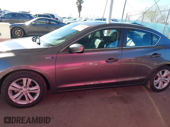 2013 Acura ILX Hybrid Technology z VIN 19VDE3F71DE300659, wystawiony jako IAAI lot #41754346 z przebiegiem 84 061 mil mil oraz . Historia ofert i sprzedaży dostępna na DreamBid. Obrazek 14.