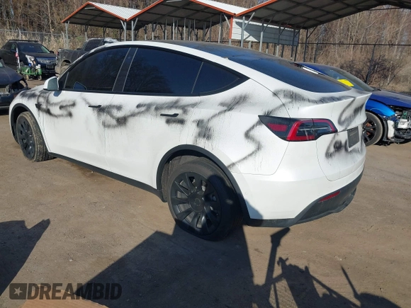 2022 Tesla Model Y Long Range with VIN 7SAYGDEE4NF532678, listed as a IAAI auction lot 41761130 with Not Provided miles and . Bid and sale history available at carsss.com. Image 3.