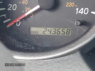 2001 Toyota Highlander z VIN JTEGD21A910016958, wystawiony jako IAAI lot #42385825 z przebiegiem 243 658 mil mil oraz . Historia ofert i sprzedaży dostępna na DreamBid. Obrazek 7.