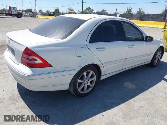 2007 Mercedes-Benz C 280 Luxury with VIN WDBRF54H47F865241, listed as a IAAI auction lot 42604637 with Not provided miles and . Bid and sale history available at DreamBid. Image 4.