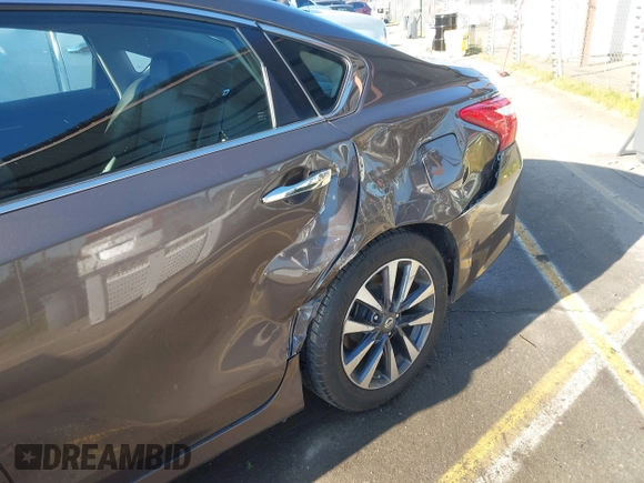 2017 Nissan Altima 2.5 SV with VIN 1N4AL3AP1HC188360, listed as a IAAI auction lot 41432809 with 72,182 mi miles. Bid and sale history available at carsss.com. Image 17.