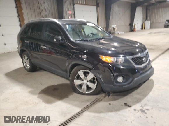 2013 Kia Sorento EX с VIN 5XYKU3A66DG386604, выставлен на аукционе Copart как лот 53357485 с пробегом 131 509 миль миль и Списание • Salvage title. История ставок и продаж доступна на DreamBid. Изображение 4.