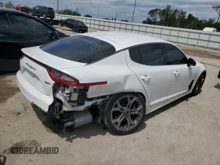 2020 Kia Stinger GT with VIN KNAE35LC0L6072105, listed as a Copart auction lot 68887473 with 42,836 mi miles and Salvage Title. Bid and sale history available at DreamBid. Image 3.
