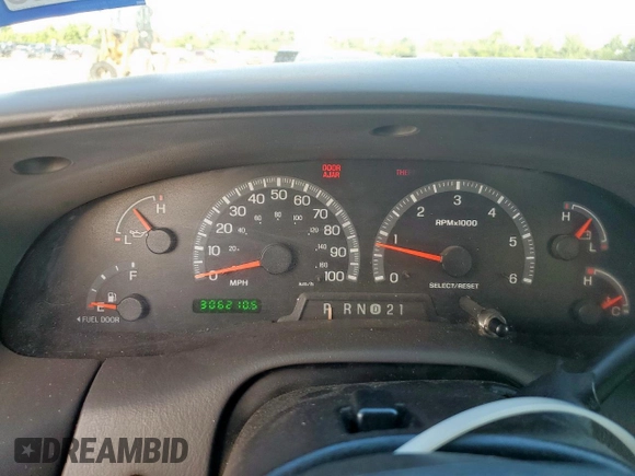 2000 Ford F-150 XL с VIN 1FTRX17L6YKB45245, выставлен на аукционе Copart как лот 62365195 с пробегом 306 210 миль миль и Списание • Salvage title. История ставок и продаж доступна на DreamBid. Изображение 9.
