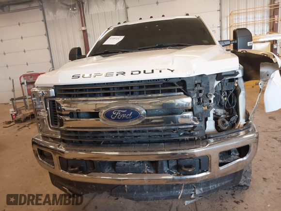 2017 Ford F-250 Lariat z VIN 1FT7W2BTXHEC81609, wystawiony jako IAAI lot #41497213 z przebiegiem 176 644 mil mil oraz . Historia ofert i sprzedaży dostępna na DreamBid. Obrazek 13.