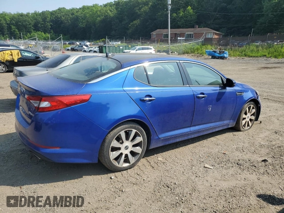 2013 Kia Optima SX z VIN 5XXGR4A68DG090873, wystawiony jako Copart lot #60827825 z przebiegiem Nie podano mil oraz Szkoda całkowita • Salvage title. Historia ofert i sprzedaży dostępna na DreamBid. Obrazek 3.