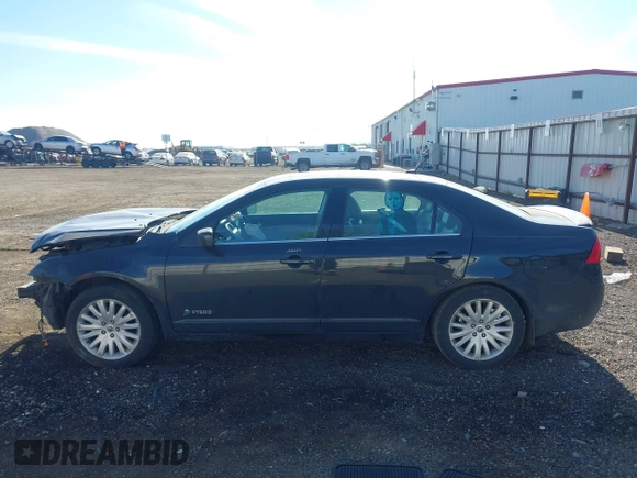 2010 Mercury Milan Hybrid z VIN 3MEDM0L31AR600585, wystawiony jako IAAI lot #42191197 z przebiegiem 216 491 mil mil oraz . Historia ofert i sprzedaży dostępna na DreamBid. Obrazek 15.