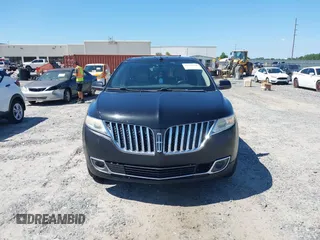 2013 Lincoln MKX z VIN 2LMDJ6JK8DBL01721, wystawiony jako IAAI lot #42318200 z przebiegiem 186 469 mil mil oraz . Historia ofert i sprzedaży dostępna na DreamBid. Obrazek 12.