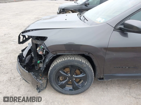 2016 Jeep Cherokee 75th Anniversary with VIN 1C4PJMCB0GW156076, listed as a IAAI auction lot 41946760 with 105,571 mi miles. Bid and sale history available at carsss.com. Image 21.
