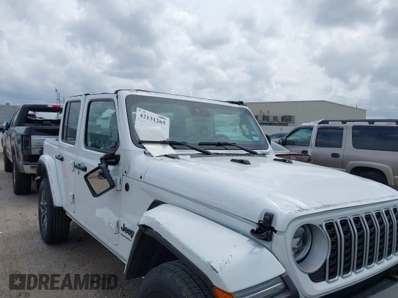 2025 Jeep Wrangler Sahara with VIN 1C4PJXEN1SW528297, listed as a IAAI auction lot 42131265 with 7,167 mi miles and . Bid and sale history available at DreamBid. Image 6.