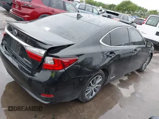 2018 Lexus ES with VIN JTHBW1GG7J2193963, listed as a IAAI auction lot 41894318 with 75,969 mi miles. Bid and sale history available at carsss.com. Image 4.