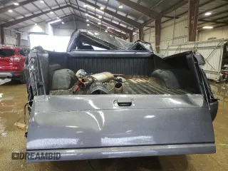 2001 Dodge 2500 z VIN 3B7KF23681G728181, wystawiony jako Copart lot #54211935 z przebiegiem 257 639 mil mil oraz Szkoda całkowita • Salvage title. Historia ofert i sprzedaży dostępna na DreamBid. Obrazek 6.