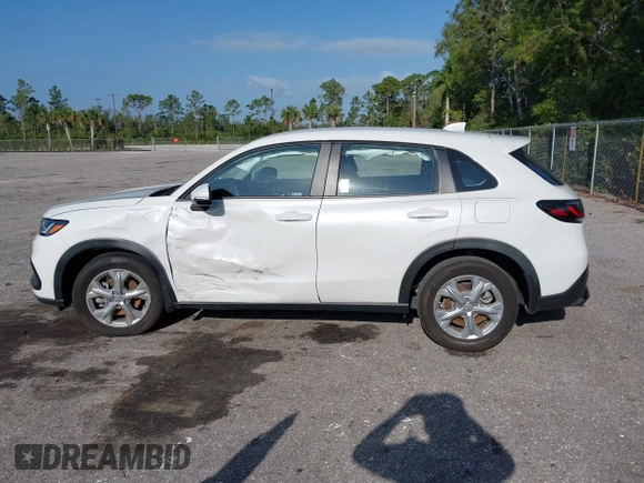 2024 Honda HR-V LX with VIN 3CZRZ1H32RM702956, listed as a IAAI auction lot 41975123 with 10,083 mi miles. Bid and sale history available at carsss.com. Image 14.
