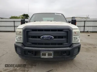 2014 Ford F-250 XL with VIN 1FT7W2A63EEA43849, listed as a Copart auction lot 54693055 with 198,158 mi miles and Clean title. Bid and sale history available at DreamBid. Image 5.