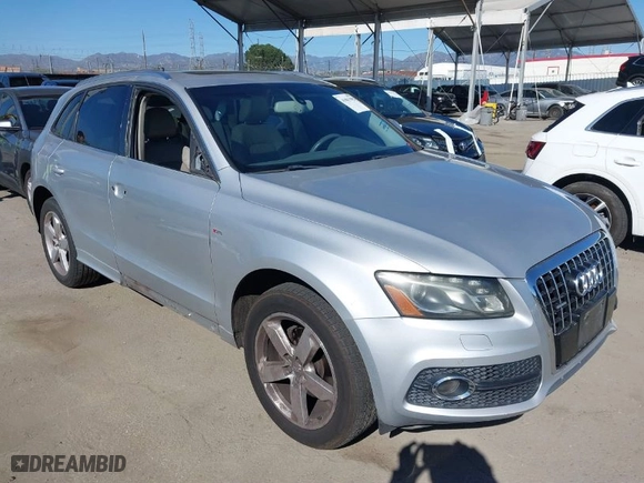 2011 Audi Q5 3.2L Premium Plus with VIN WA1DKAFP9BA068715, listed as a IAAI auction lot 41867985 with 147,207 mi miles. Bid and sale history available at carsss.com. Image 1.