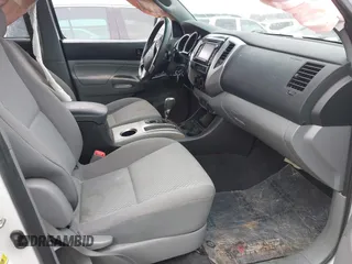 2015 Toyota Tacoma z VIN 5TFLU4EN5FX118378, wystawiony jako IAAI lot #41609943 z przebiegiem 121 640 mil mil oraz . Historia ofert i sprzedaży dostępna na DreamBid. Obrazek 5.