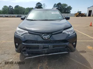 2017 Toyota RAV4 SE z VIN 2T3NFREVXHW366861, wystawiony jako Copart lot #53185445 z przebiegiem 109 386 mil mil oraz Szkoda całkowita • Salvage title. Historia ofert i sprzedaży dostępna na DreamBid. Obrazek 13.