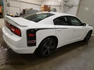 2013 Dodge Charger RT with VIN 2C3CDXDT1DH619789, listed as a Copart auction lot 84792364 with 27,991 mi miles and Salvage Title. Bid and sale history available at carsss.com. Image 3.