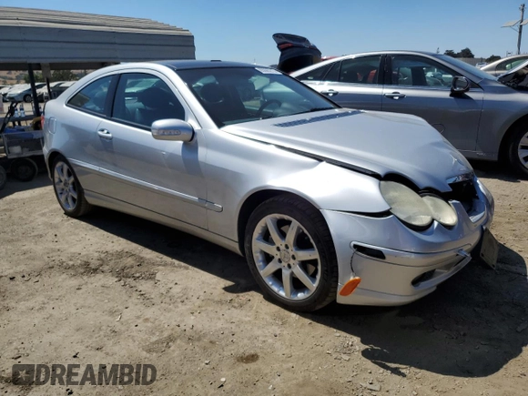 2004 Mercedes-Benz C z VIN WDBRN64J44A634666, wystawiony jako Copart lot #65085215 z przebiegiem 106 079 mil mil oraz Szkoda całkowita • Salvage title. Historia ofert i sprzedaży dostępna na DreamBid. Obrazek 4.