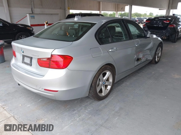 2013 BMW 3 Series 328i z VIN WBA3A5G58DNP18975, wystawiony jako IAAI lot #42401081 z przebiegiem 133 315 mil mil oraz . Historia ofert i sprzedaży dostępna na DreamBid. Obrazek 4.