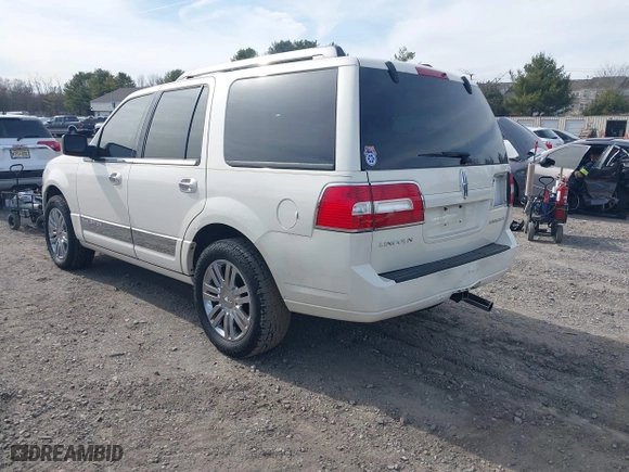 2007 Lincoln Navigator with VIN 5LMFU28547LJ04440, listed as a IAAI auction lot 41839931 with 142,822 mi miles. Bid and sale history available at carsss.com. Image 3.