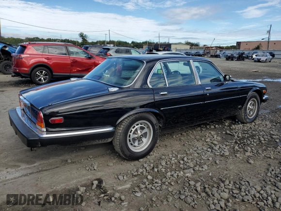 1986 Jaguar XJ z VIN SAJAV1341GC458926, wystawiony jako Copart lot #73985024 z przebiegiem 73 337 mil mil oraz Czysty tytuł • Clean title. Historia ofert i sprzedaży dostępna na DreamBid. Obrazek 3.