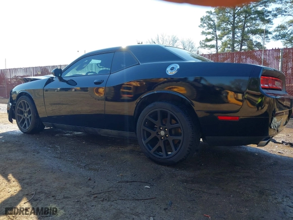 2013 Dodge Challenger SXT with VIN 2C3CDYAG5DH562557, listed as a IAAI auction lot 41694697 with 135,915 mi miles. Bid and sale history available at carsss.com. Image 3.