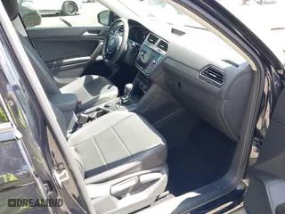 2021 Volkswagen Tiguan SE with VIN 3VV2B7AX1MM150534, listed as a IAAI auction lot 41814162 with 49,079 mi miles. Bid and sale history available at carsss.com. Image 5.