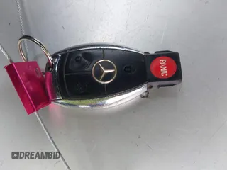 2009 Mercedes-Benz CLK 350 z VIN WDBTK56FX9T105106, wystawiony jako IAAI lot #42381316 z przebiegiem 59 138 mil mil oraz . Historia ofert i sprzedaży dostępna na DreamBid. Obrazek 11.