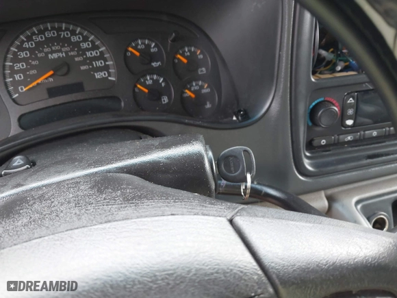 2004 Chevrolet Tahoe LT with VIN 1GNEC13Z24J330050, listed as a IAAI auction lot 41802659 with 278,497 mi miles. Bid and sale history available at carsss.com. Image 11.