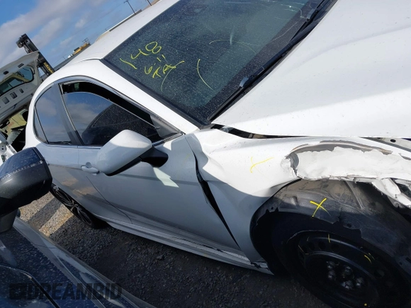 2020 Toyota Camry SE z VIN 4T1G11AK3LU312906, wystawiony jako IAAI lot #42370015 z przebiegiem 67 382 mil mil oraz . Historia ofert i sprzedaży dostępna na DreamBid. Obrazek 14.