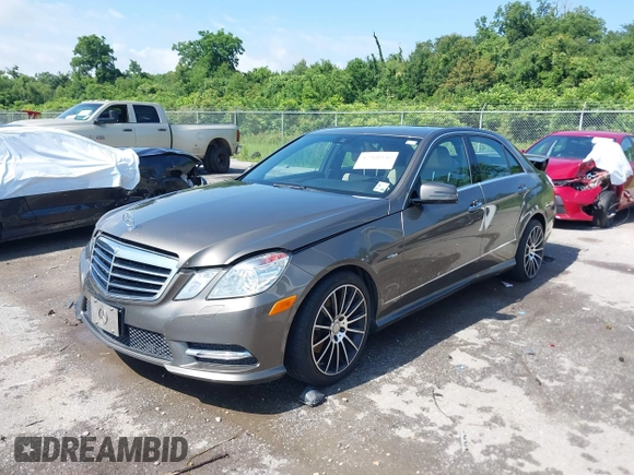 2012 Mercedes-Benz E 350 Luxury z VIN WDDHF5KB5CA629139, wystawiony jako IAAI lot #42360346 z przebiegiem 142 949 mil mil oraz . Historia ofert i sprzedaży dostępna na DreamBid. Obrazek 17.