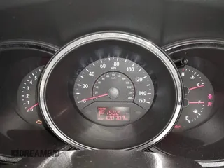 2013 Kia Sorento LX z VIN 5XYKT4A61DG371260, wystawiony jako IAAI lot #42045122 z przebiegiem 120 707 mil mil oraz . Historia ofert i sprzedaży dostępna na DreamBid. Obrazek 16.