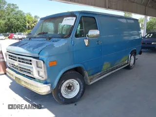 1989 Chevrolet Chevy Van z VIN 1GCEG25K3K7104404, wystawiony jako IAAI lot #42266335 z przebiegiem 96 272 mil mil oraz . Historia ofert i sprzedaży dostępna na DreamBid. Obrazek 16.