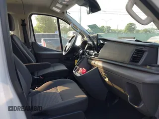 2024 Ford Transit Passenger XL z VIN 1FBAX2Y82RKA83426, wystawiony jako IAAI lot #42022011 z przebiegiem 36 531 mil mil oraz . Historia ofert i sprzedaży dostępna na DreamBid. Obrazek 5.