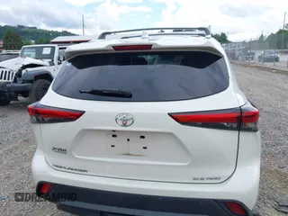 2021 Toyota Highlander XLE with VIN 5TDHZRBH9MS551417, listed as a IAAI auction lot 42751622 with 60,295 mi miles and . Bid and sale history available at DreamBid. Image 17.