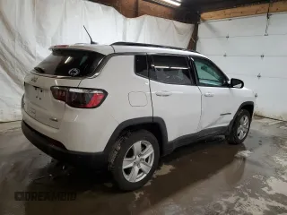 2022 Jeep Compass Altitude with VIN 3C4NJDBB7NT132370, listed as a Copart auction lot 85887934 with 29,143 mi miles and Salvage Title. Bid and sale history available at carsss.com. Image 3.